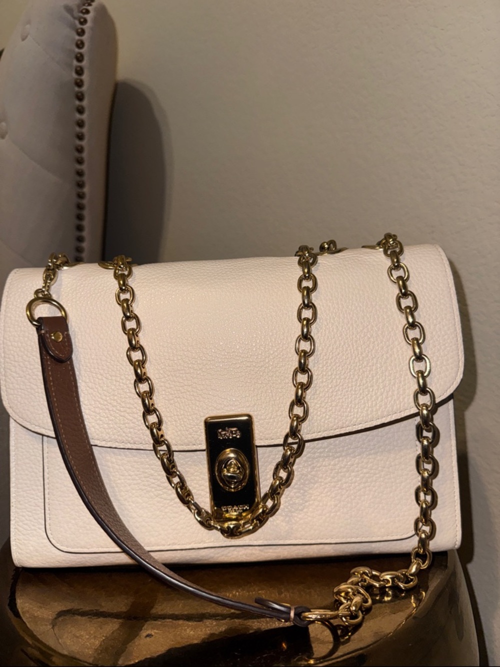 Coach Pebbled Leather Shoulder Bag in Ivory with Gold Hardware authentic - Picture 2 of 9